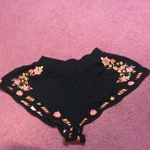 3/$12💠 Forever 21 Floral Shorts